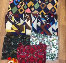   Jum hoa dây chéo ngực