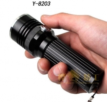 ĐÈN PIN SIÊU SÁNG D76 1200LUMENS