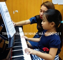 Trung tâm Hà Ngọc Chiêu sinh các lớp nhạc: Piano,Guitar,Thanh Nhạc tại Quận 11,Quận Bình Thạnh giá 310k/tháng.