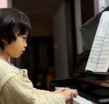 Trung tâm Hà Ngọc Chiêu sinh các lớp nhạc: Piano,Guitar,Thanh Nhạc tại Quận 11,Quận Bình Thạnh giá 310k/tháng.